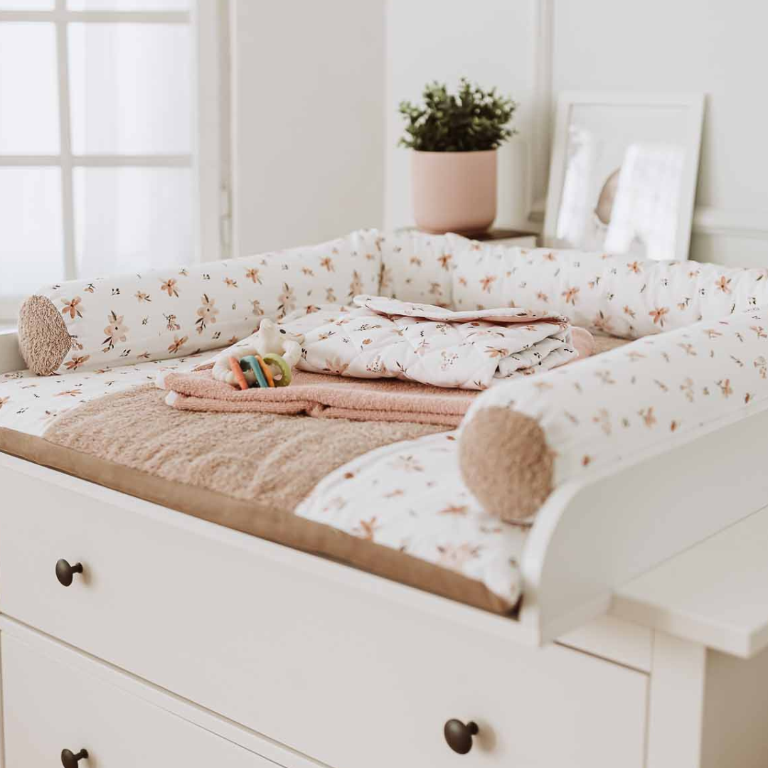 Bed bumper - brown flowers